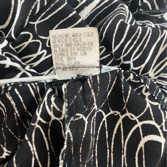 VTG Y2K Chic Black and White Patterned midi thin strap babydoll ruffle d… - Picture 7 of 9